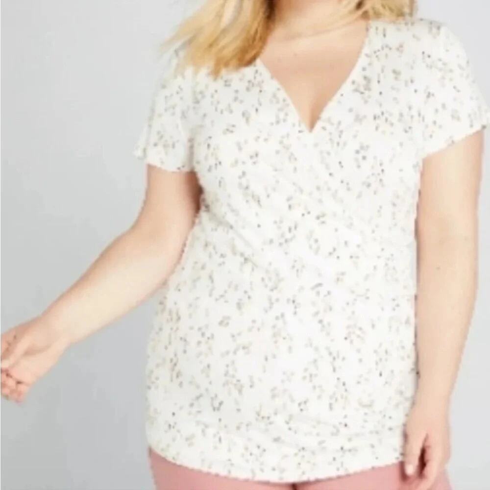 Lane Bryant Womens T-Shirt Illusion Collection‎ Floral Wrap v-neck plus size
